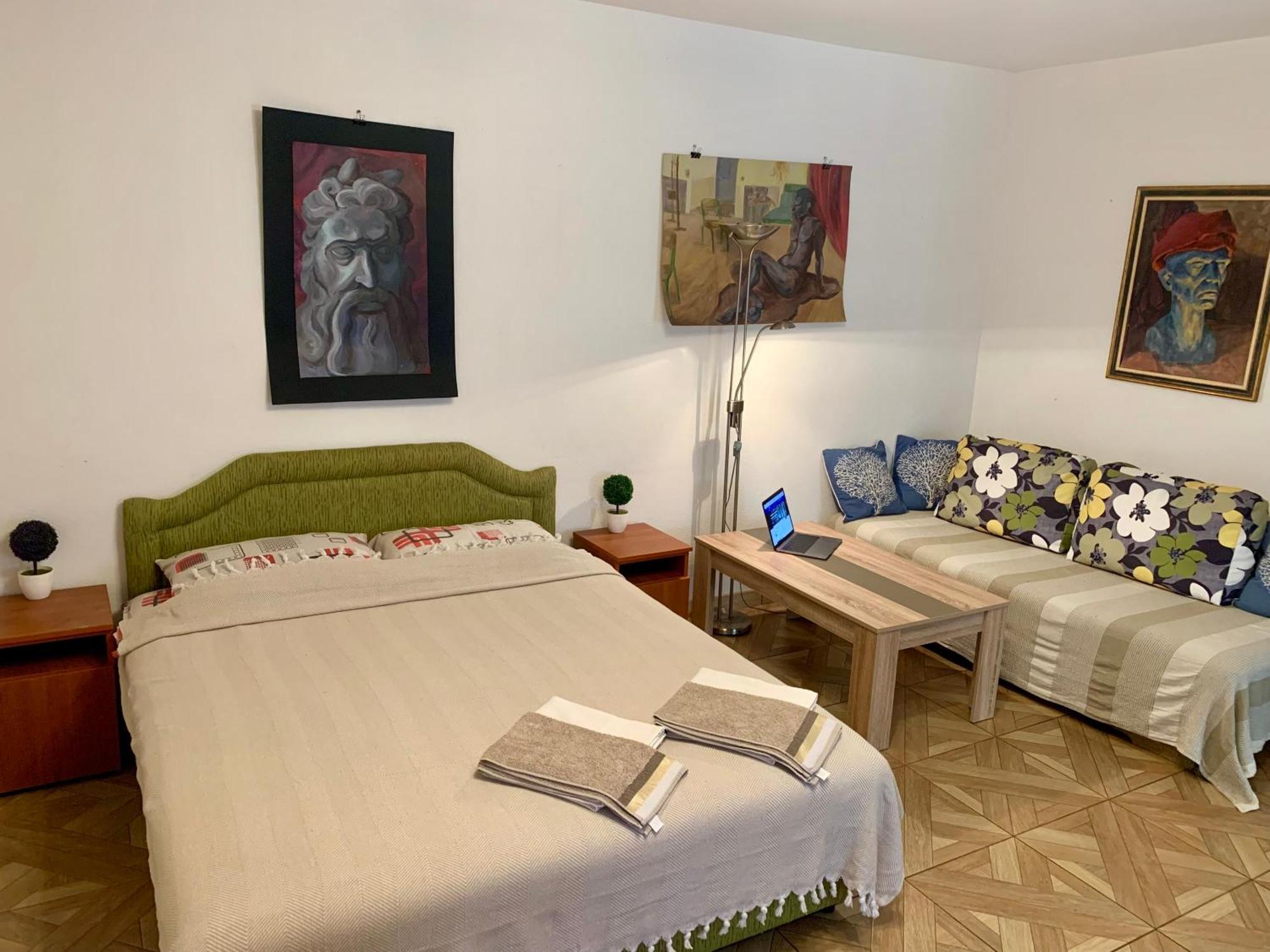 אוטייהא Axenia Hotel מראה חיצוני תמונה