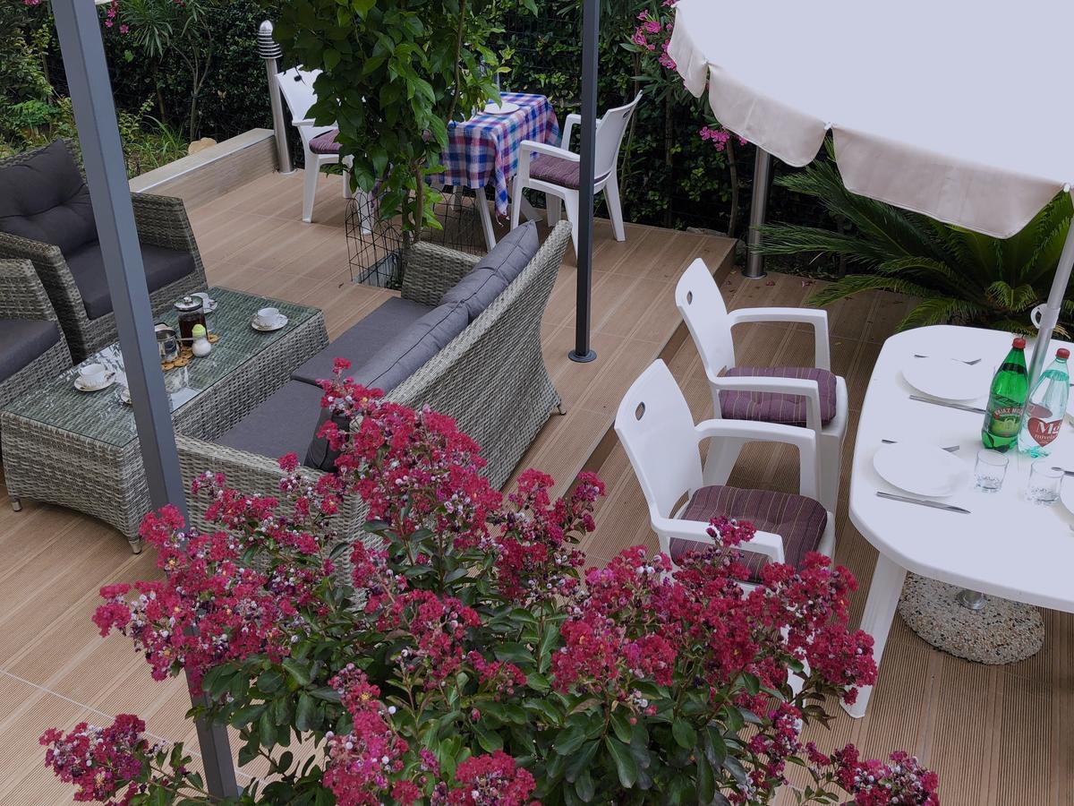 אוטייהא Axenia Hotel מראה חיצוני תמונה