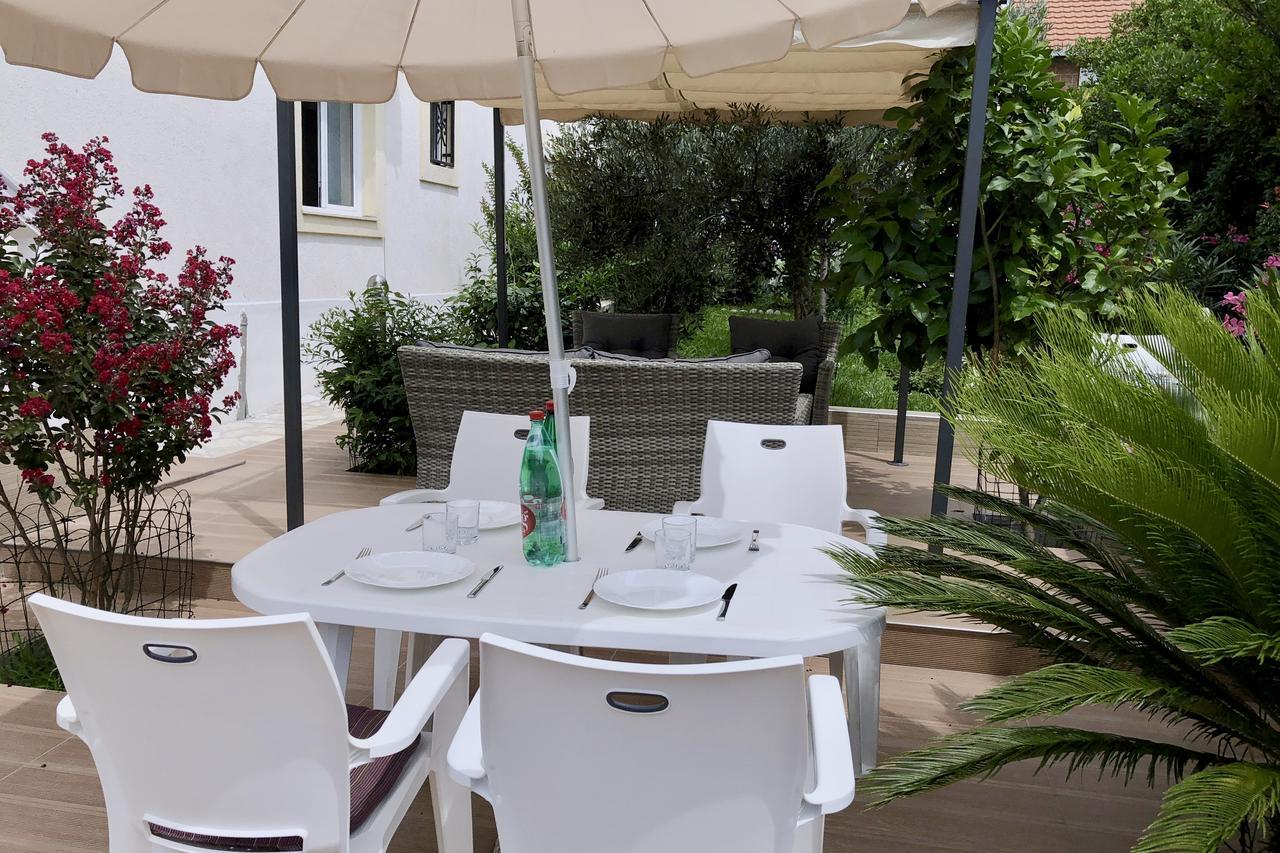 אוטייהא Axenia Hotel מראה חיצוני תמונה